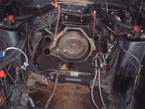 4_enginebay.JPG